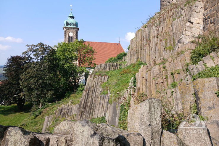 Burg und Basalt