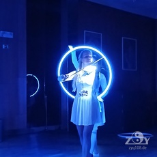 Ein wunderschöner Auftritt von 2 Künstlerinnen