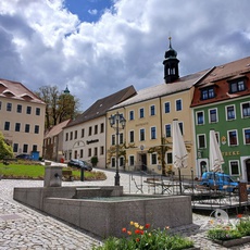 Stolpner Marktplatz vor dem Hotel