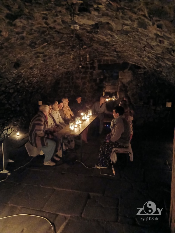 Praktizieren im Basaltkeller